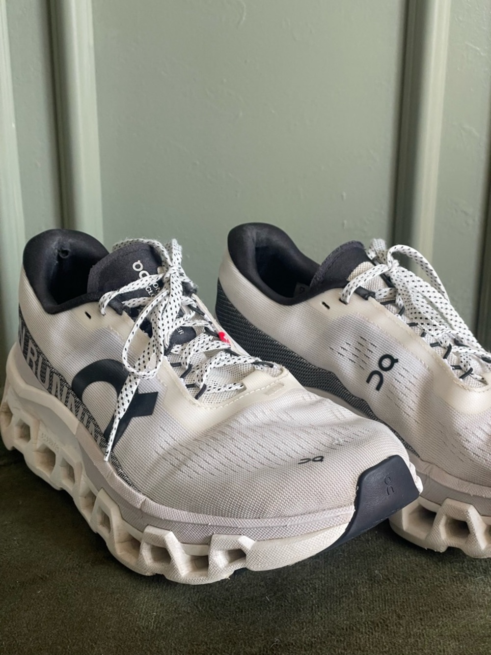 On Running Cloud White Gray Women’s Running Shoes Size 9 Performance Sneakers
